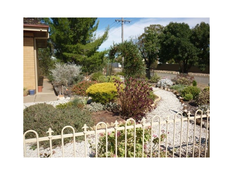 122 Jamouneau Street, Warracknabeal VIC 3393