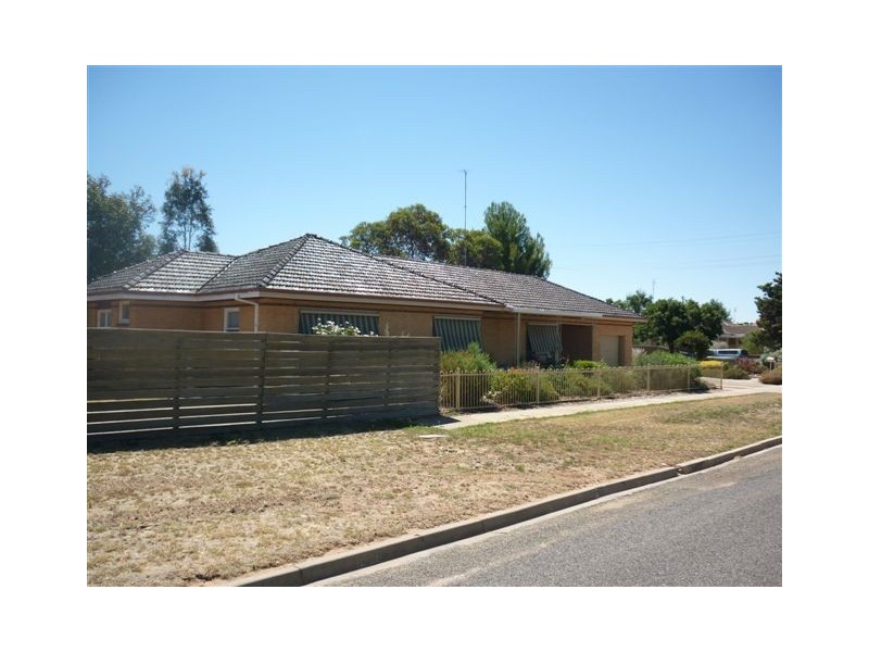 122 Jamouneau Street, Warracknabeal VIC 3393