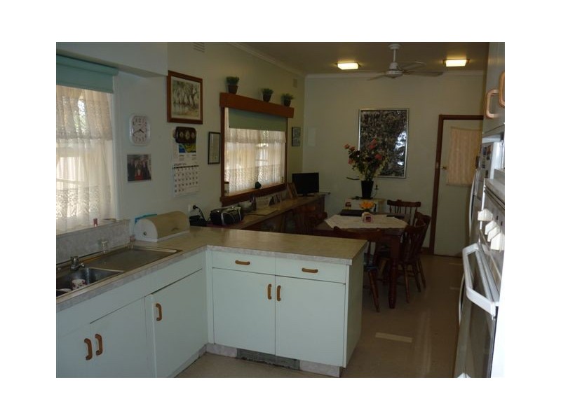 122 Jamouneau Street, Warracknabeal VIC 3393