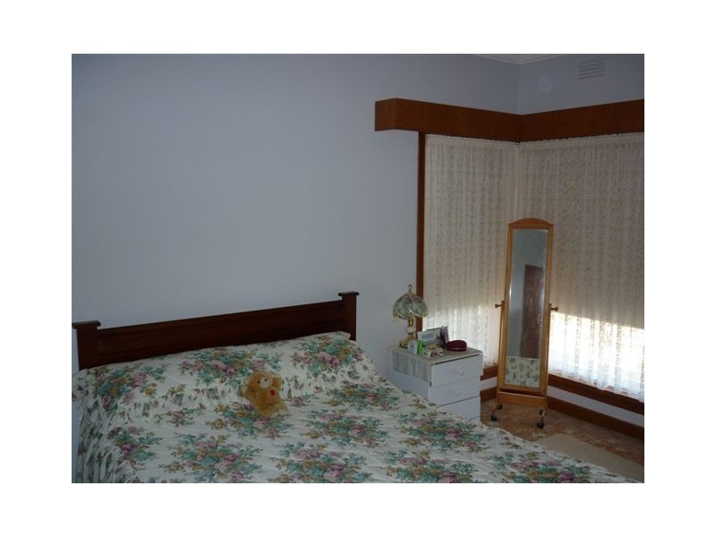 122 Jamouneau Street, Warracknabeal VIC 3393