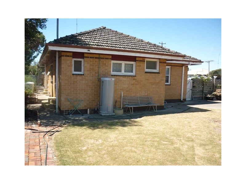 122 Jamouneau Street, Warracknabeal VIC 3393