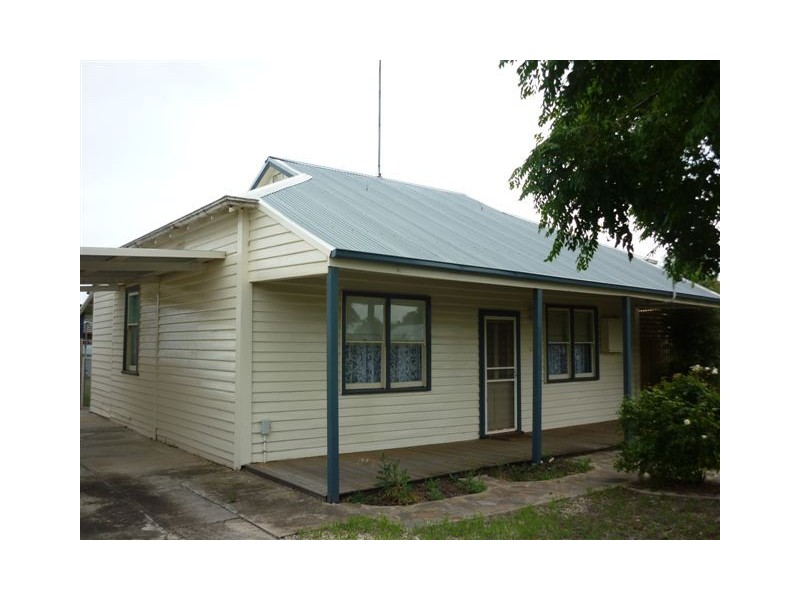 32 Gardiner Street, Warracknabeal VIC 3393