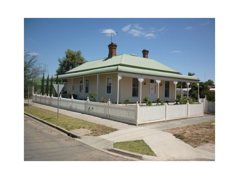 21 Woolcock Street, Warracknabeal VIC 3393