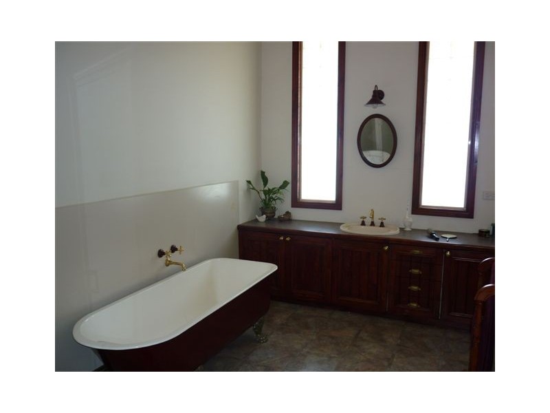 21 Woolcock Street, Warracknabeal VIC 3393