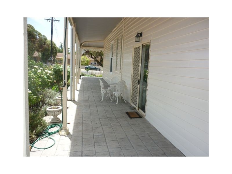 21 Woolcock Street, Warracknabeal VIC 3393