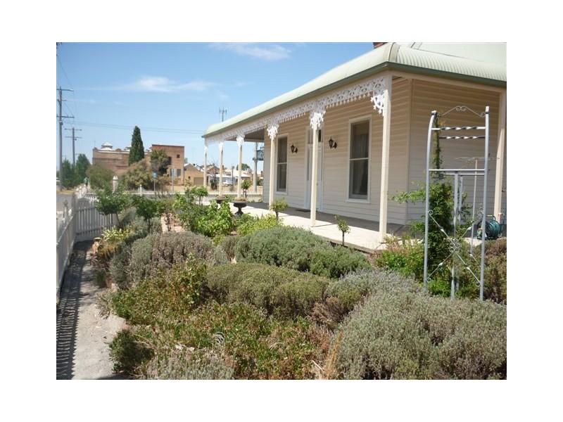 21 Woolcock Street, Warracknabeal VIC 3393