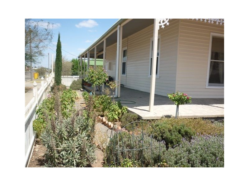 21 Woolcock Street, Warracknabeal VIC 3393