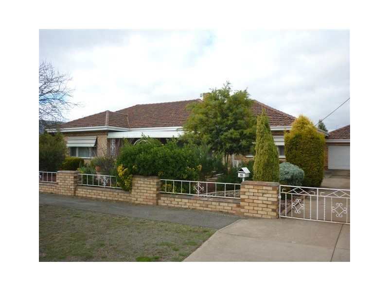 43 Devereux Street, Warracknabeal VIC 3393