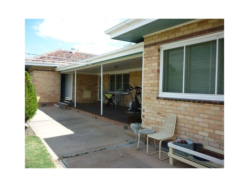 43 Devereux Street, Warracknabeal VIC 3393