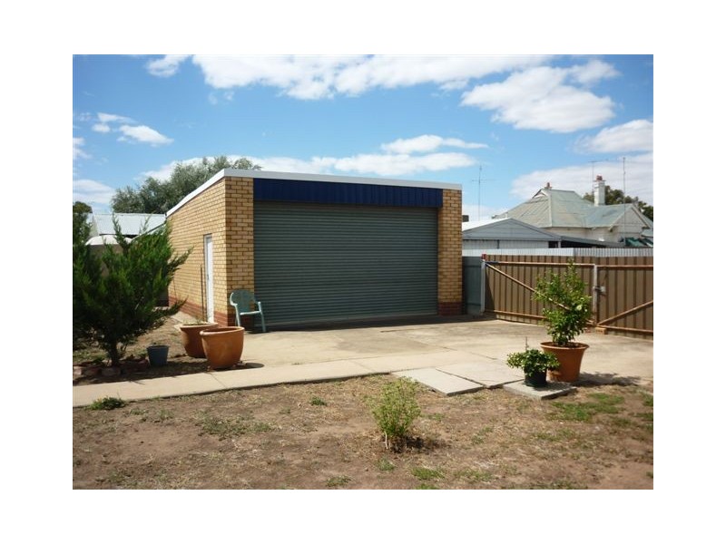 43 Devereux Street, Warracknabeal VIC 3393