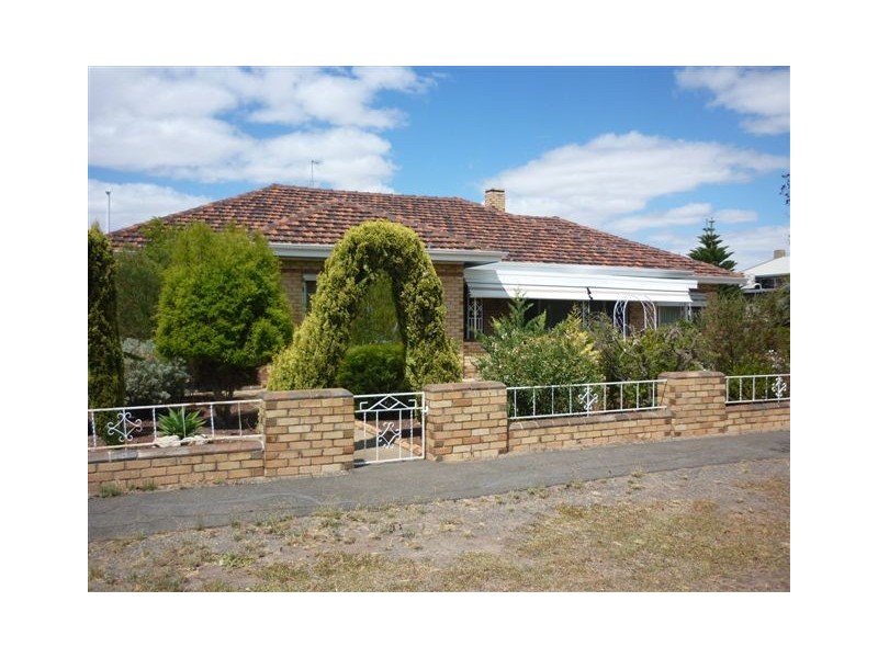 43 Devereux Street, Warracknabeal VIC 3393