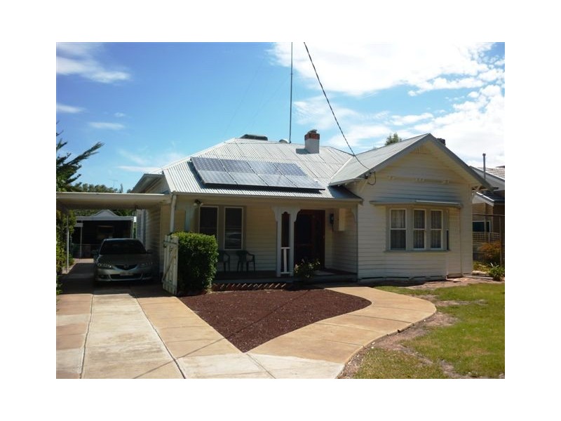88 Craig Avenue, Warracknabeal VIC 3393