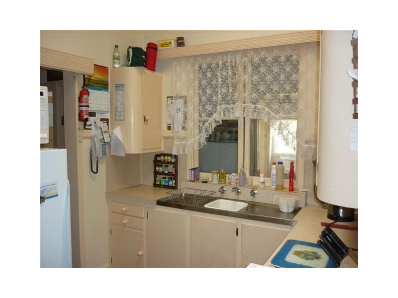 88 Craig Avenue, Warracknabeal VIC 3393