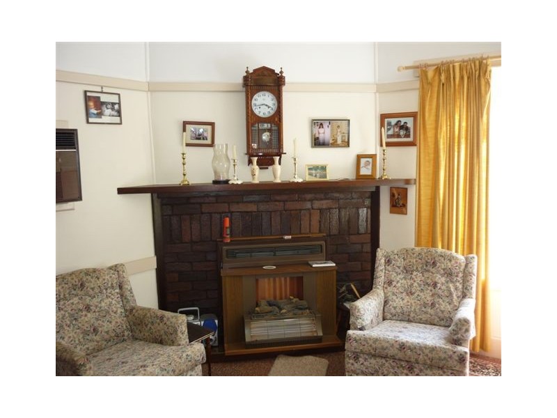 88 Craig Avenue, Warracknabeal VIC 3393