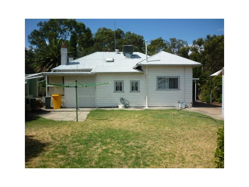88 Craig Avenue, Warracknabeal VIC 3393