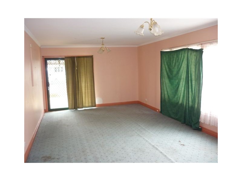 30 Molyneaux Street, Warracknabeal VIC 3393