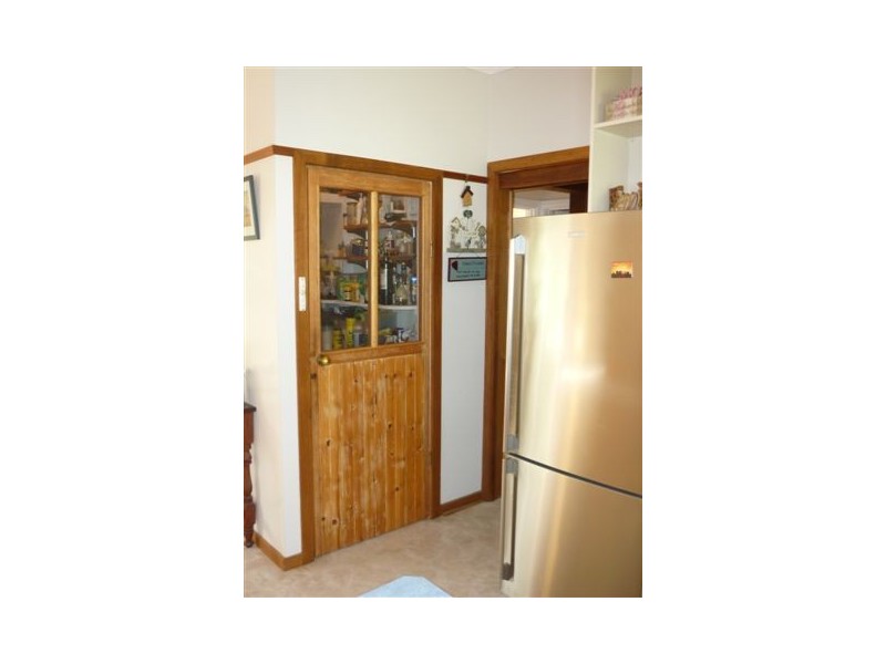 8 Alamein Ave, Warracknabeal VIC 3393