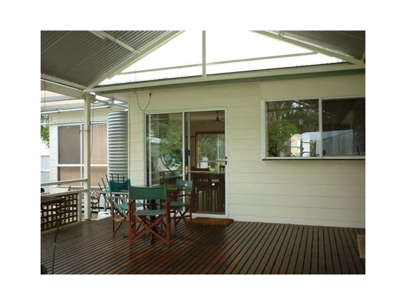 8 Alamein Ave, Warracknabeal VIC 3393