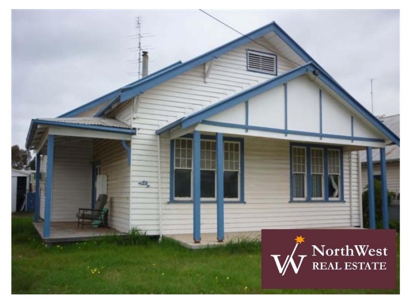 64 Jamouneau Street, Warracknabeal VIC 3393