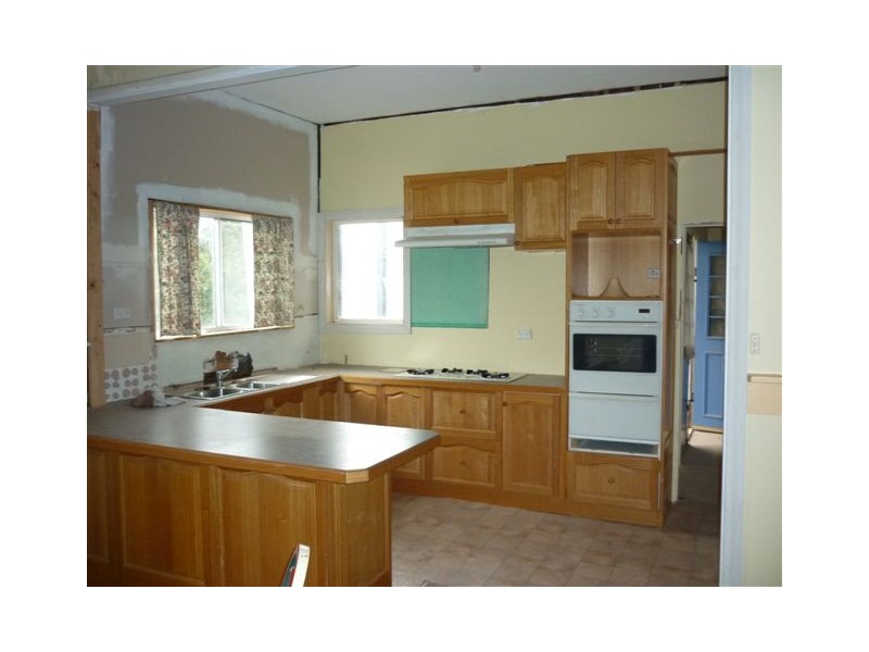 64 Jamouneau Street, Warracknabeal VIC 3393