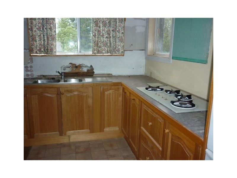 64 Jamouneau Street, Warracknabeal VIC 3393