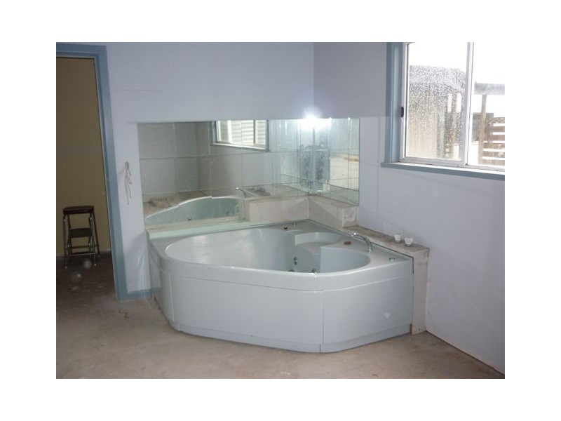 64 Jamouneau Street, Warracknabeal VIC 3393