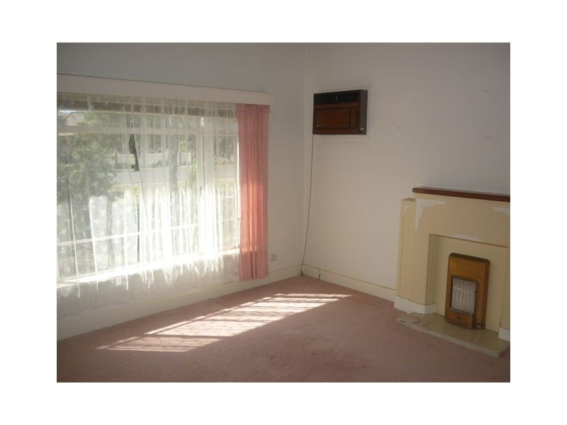 47 Woolcock Street, Warracknabeal VIC 3393