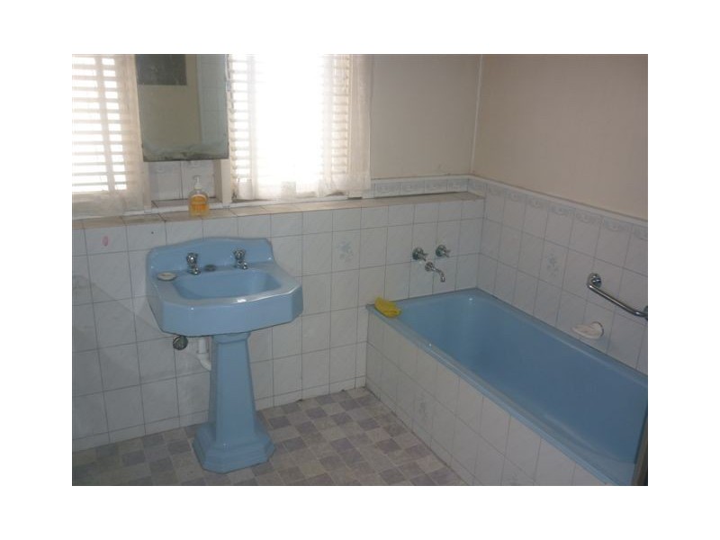 47 Woolcock Street, Warracknabeal VIC 3393