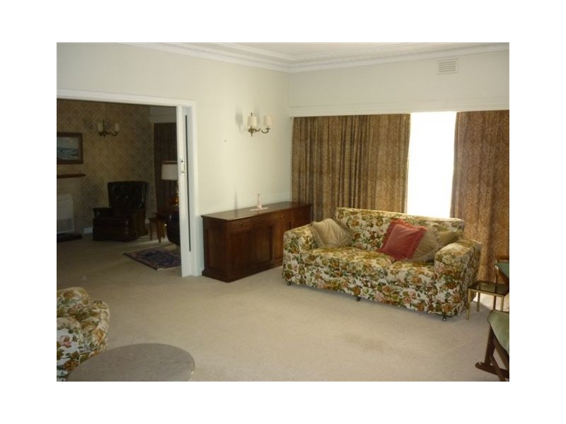 20 Hewitt Street, Warracknabeal VIC 3393