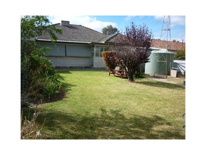 20 Hewitt Street, Warracknabeal VIC 3393