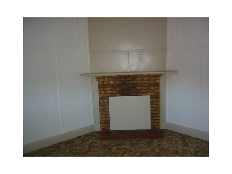 42 Molyneaux Street, Warracknabeal VIC 3393