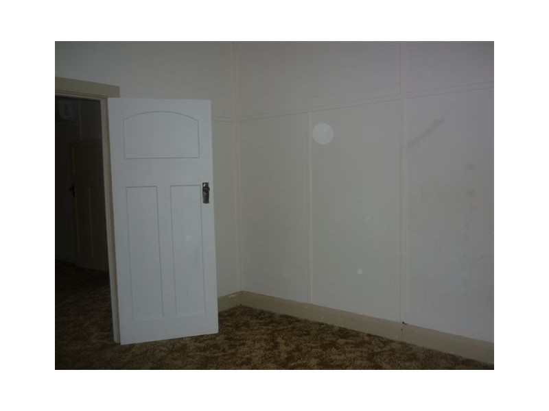 42 Molyneaux Street, Warracknabeal VIC 3393