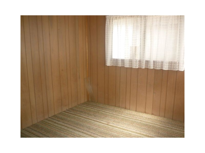 42 Molyneaux Street, Warracknabeal VIC 3393