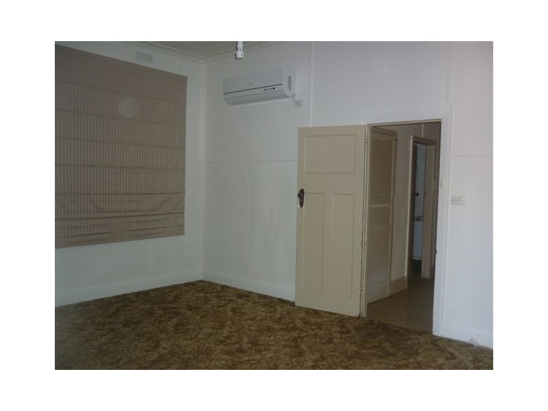 42 Molyneaux Street, Warracknabeal VIC 3393