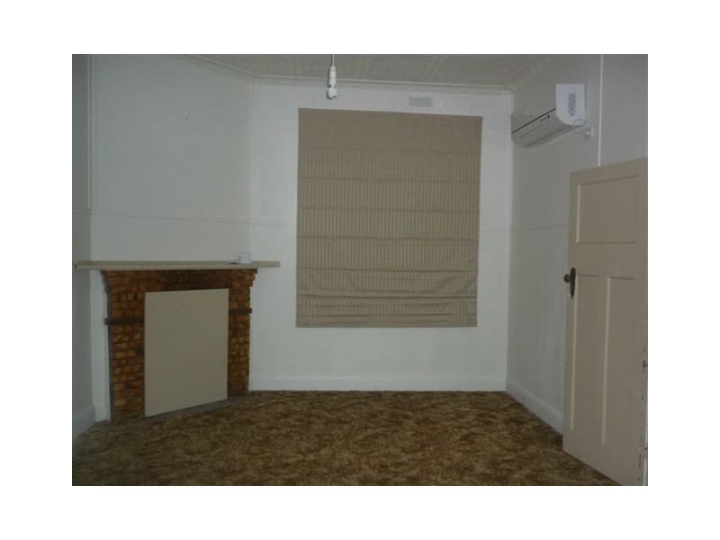 42 Molyneaux Street, Warracknabeal VIC 3393