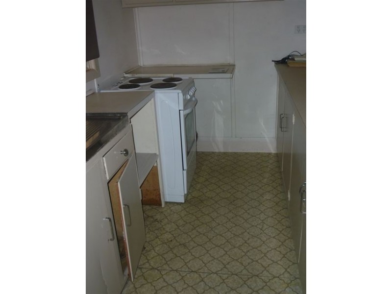 42 Molyneaux Street, Warracknabeal VIC 3393