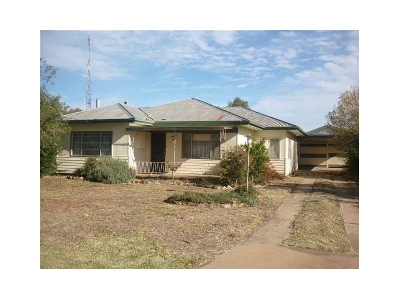 184 Woods Street, Donald VIC 3480