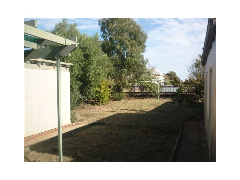 184 Woods Street, Donald VIC 3480