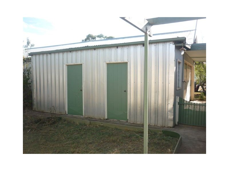 184 Woods Street, Donald VIC 3480