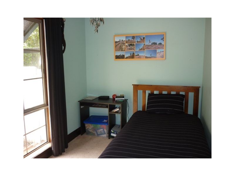 33 Meyer Street, Donald VIC 3480