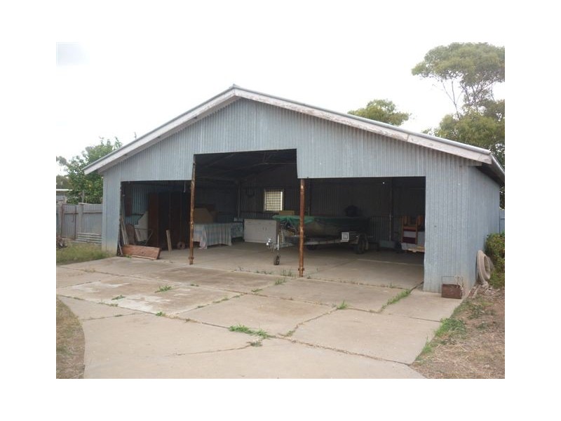 16 Dodgshun Street, Hopetoun VIC 3396