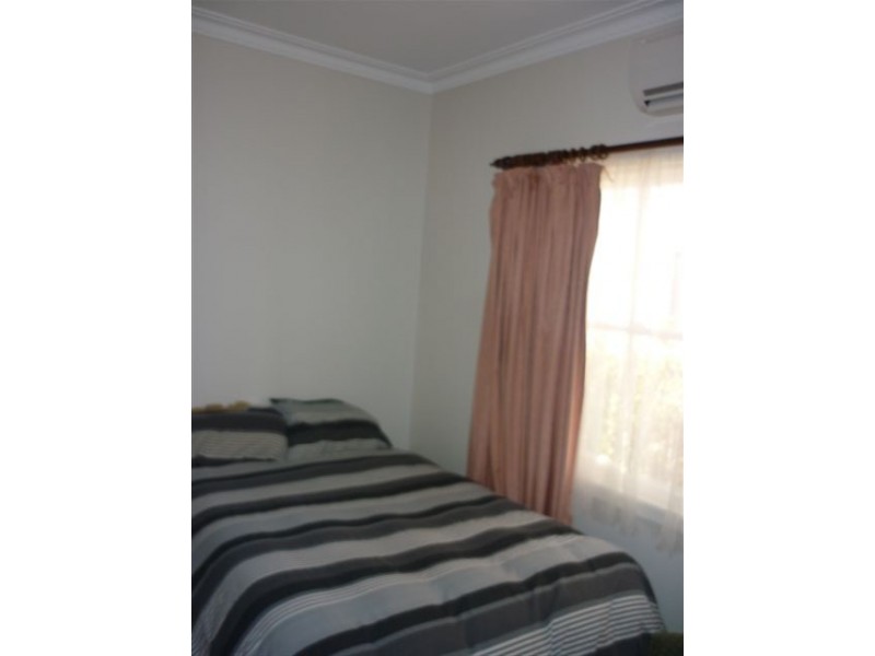 14 Arnold St, Warracknabeal VIC 3393