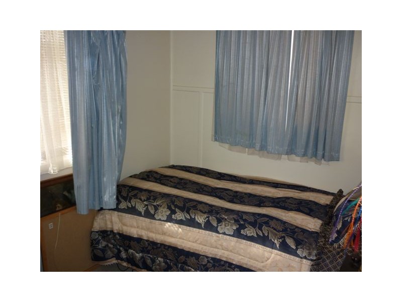 14 Arnold St, Warracknabeal VIC 3393