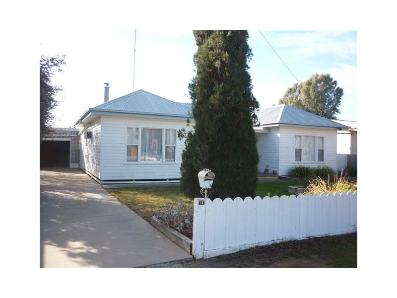 14 Arnold St, Warracknabeal VIC 3393