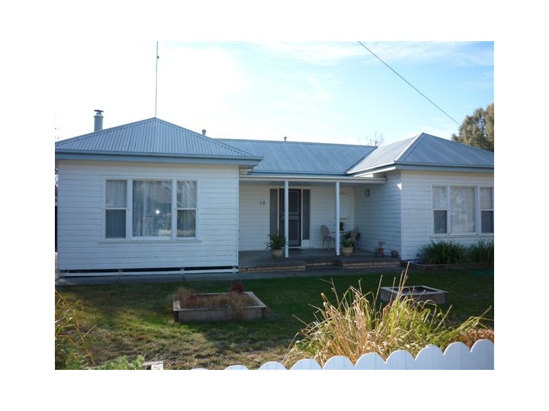 14 Arnold St, Warracknabeal VIC 3393