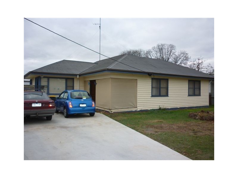 11 Camp St, Donald VIC 3480