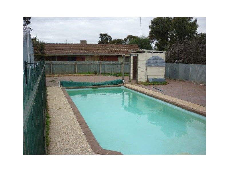 11 Camp St, Donald VIC 3480