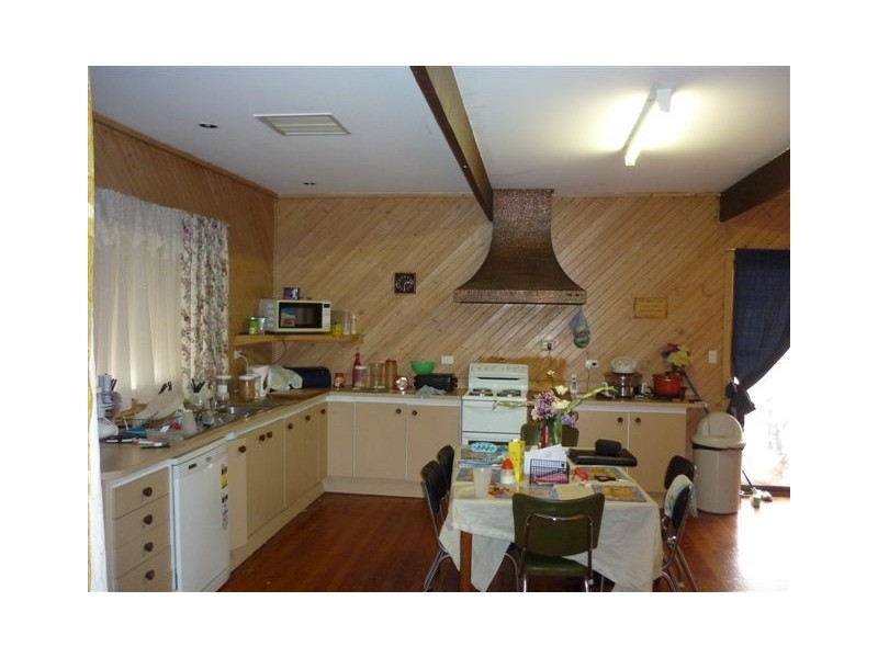 11 Camp St, Donald VIC 3480