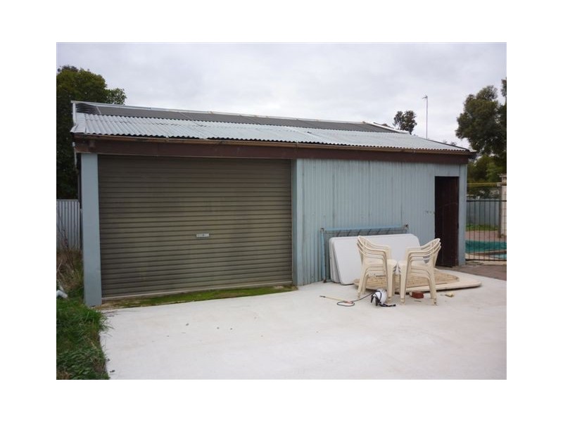11 Camp St, Donald VIC 3480