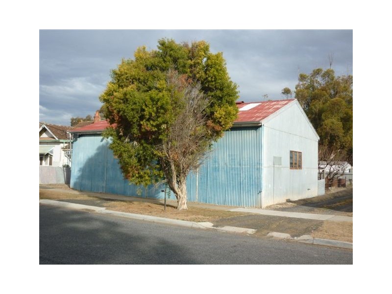 8 Charles St, Jeparit VIC 3423